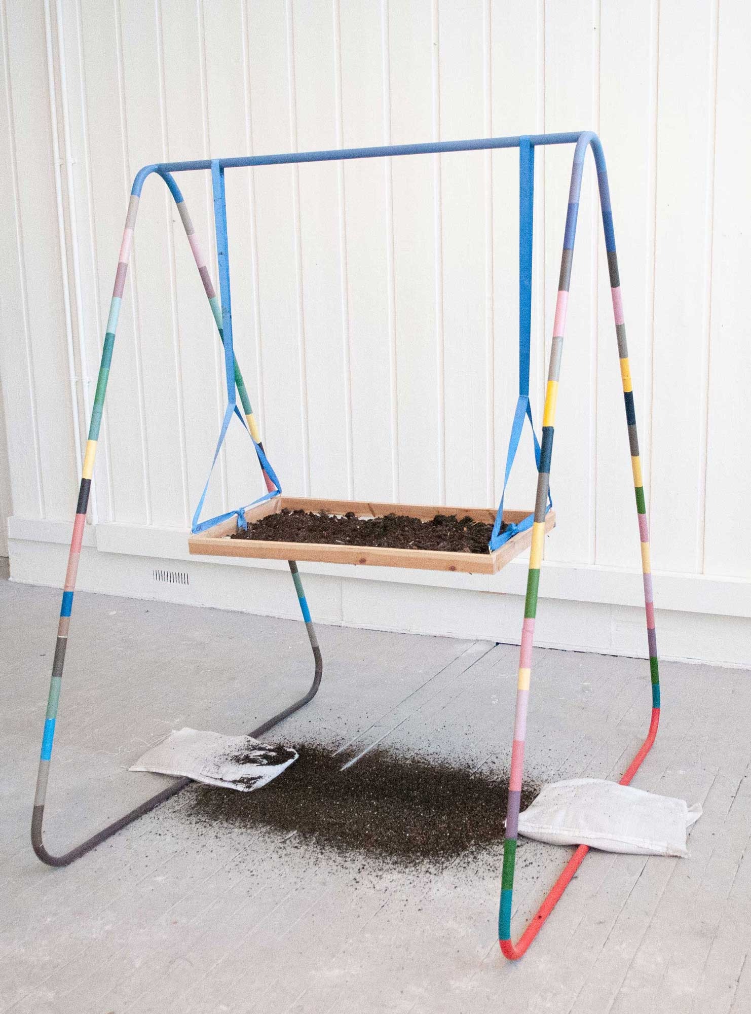 Soil swing in bright colours 