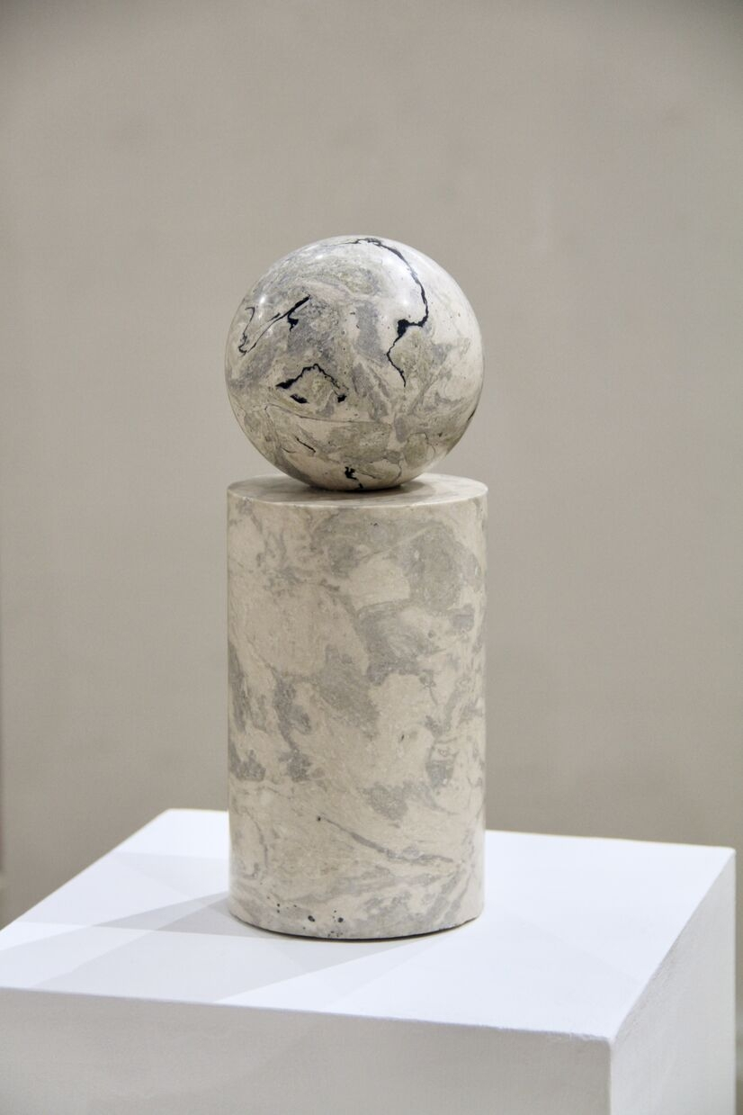 White and black scagliola sculpture 