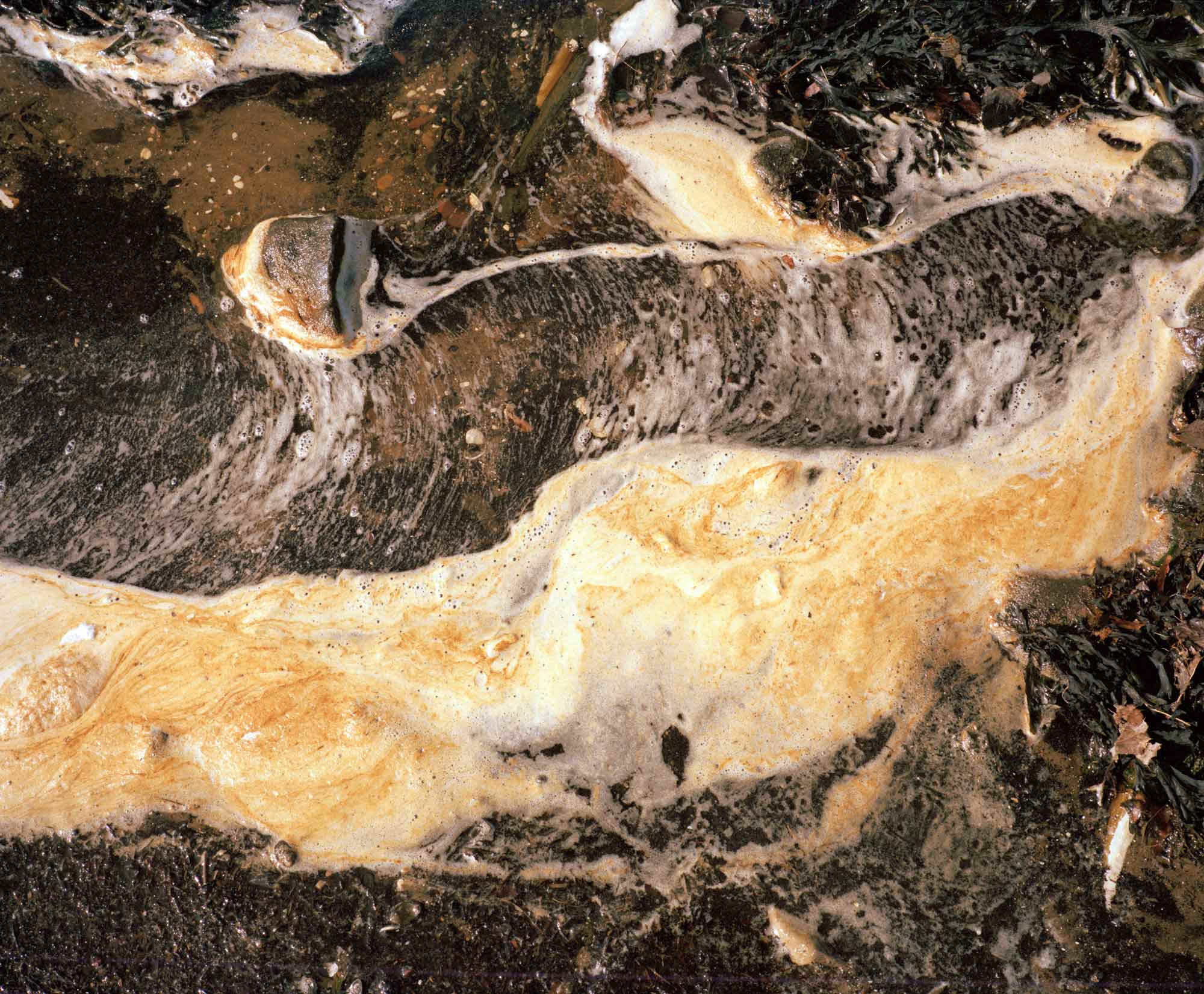 Oxidated water coated in iron oxide